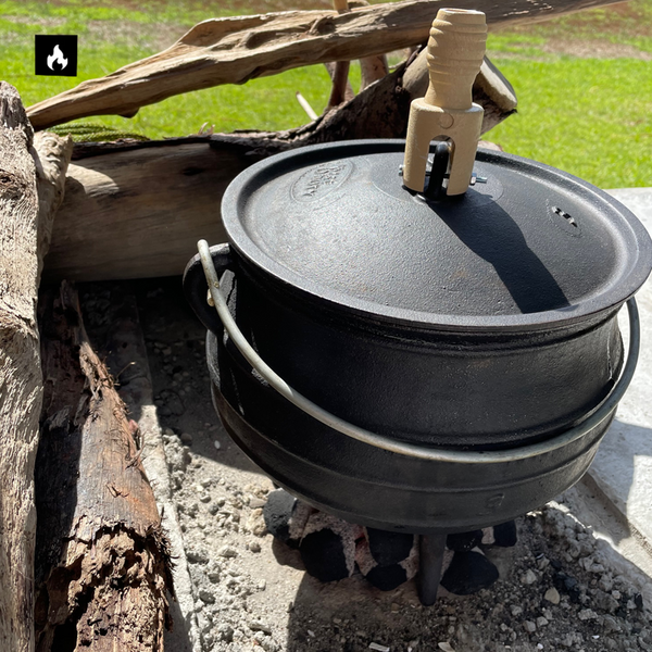 Cast Iron Potjie Pot With Lid On