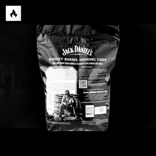 Ko Jack Daniels e kai ana i nga maramara rakau